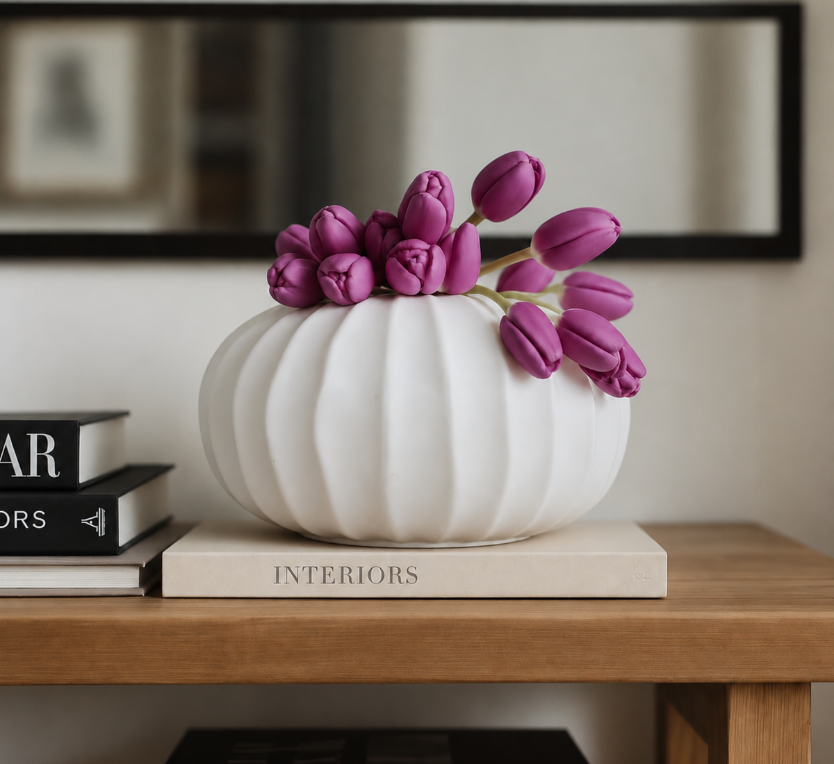 Natural Waves White Porcelain Vase – Low-Profile Dining Table Centerpiece