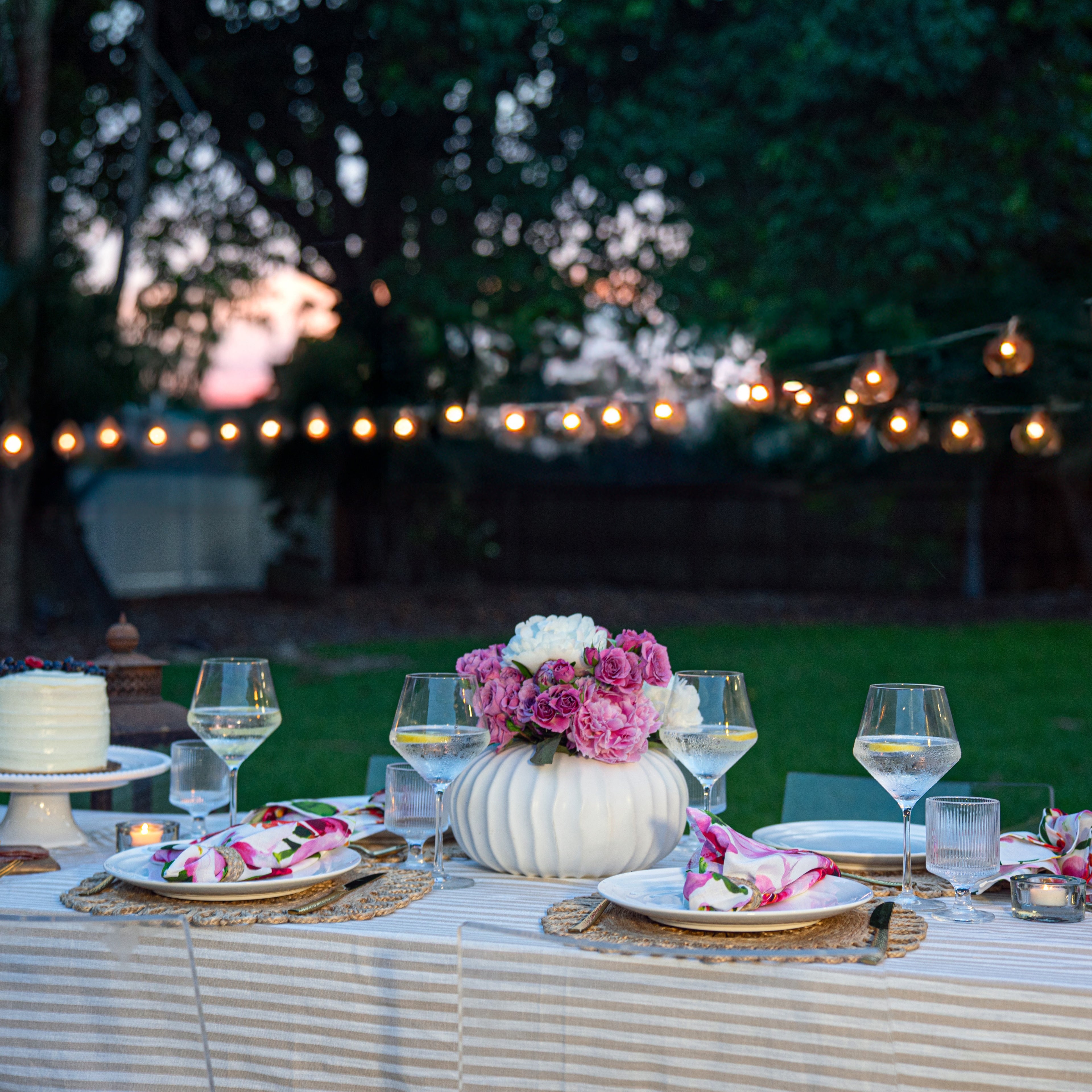 Pre-Order Ships by Nov 2025: Natural Waves Porcelain Vase – White Matte Finish
