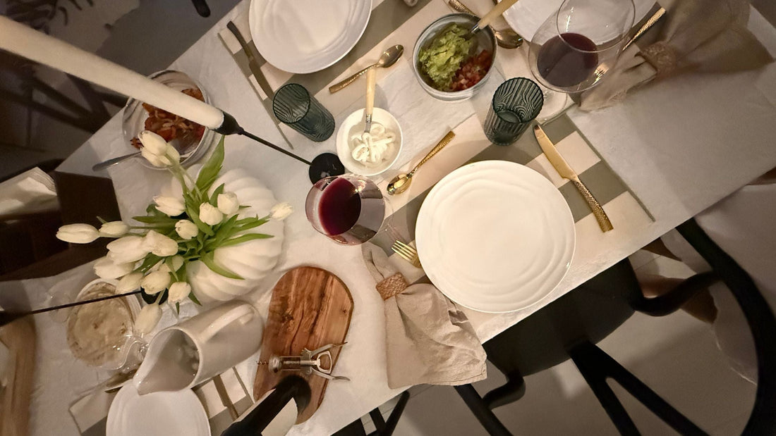 What Is the Best Vase for a Dining Table Centerpiece That Won't Block Conversation?