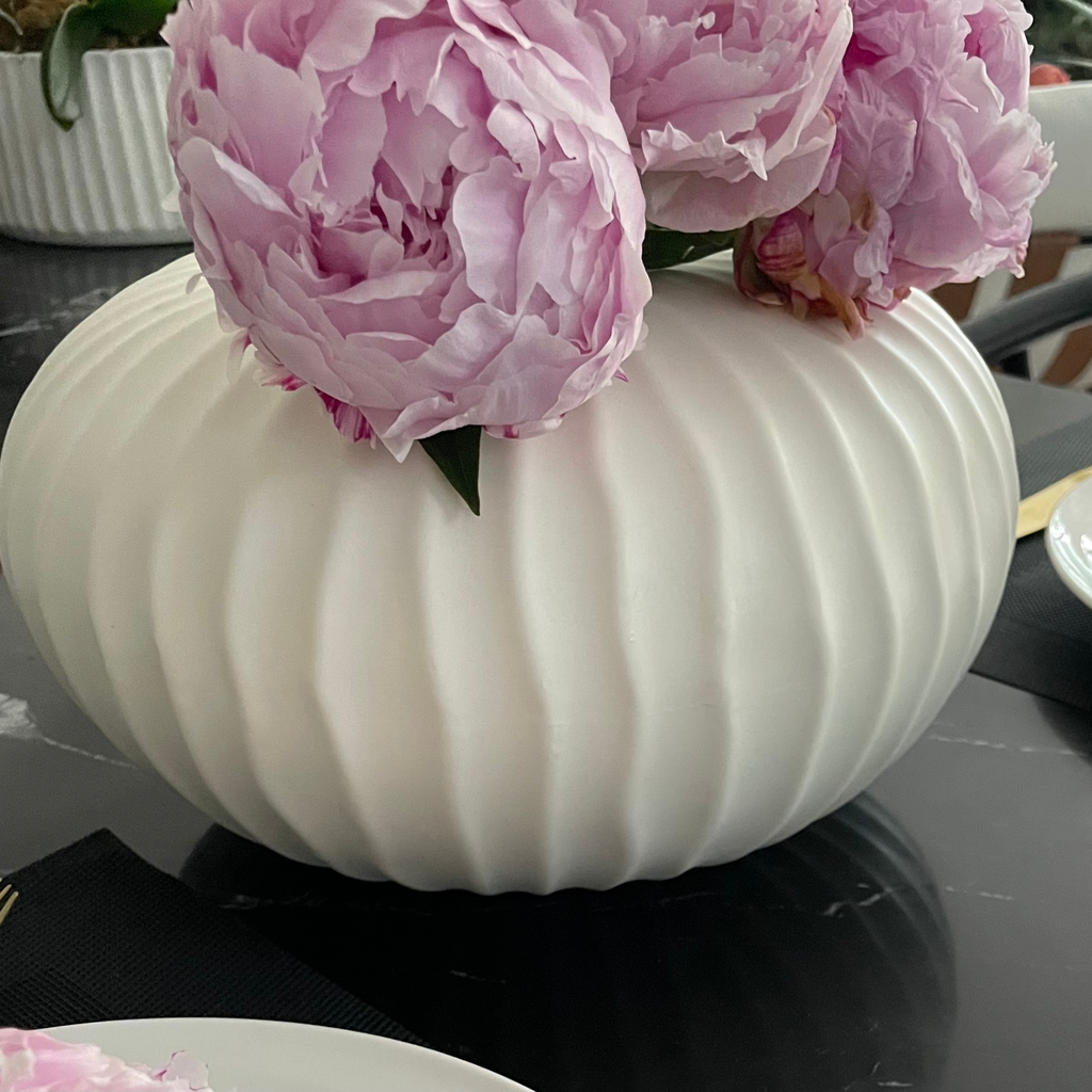 Pre-Order: Natural Waves Porcelain Vase – White Matte Finish